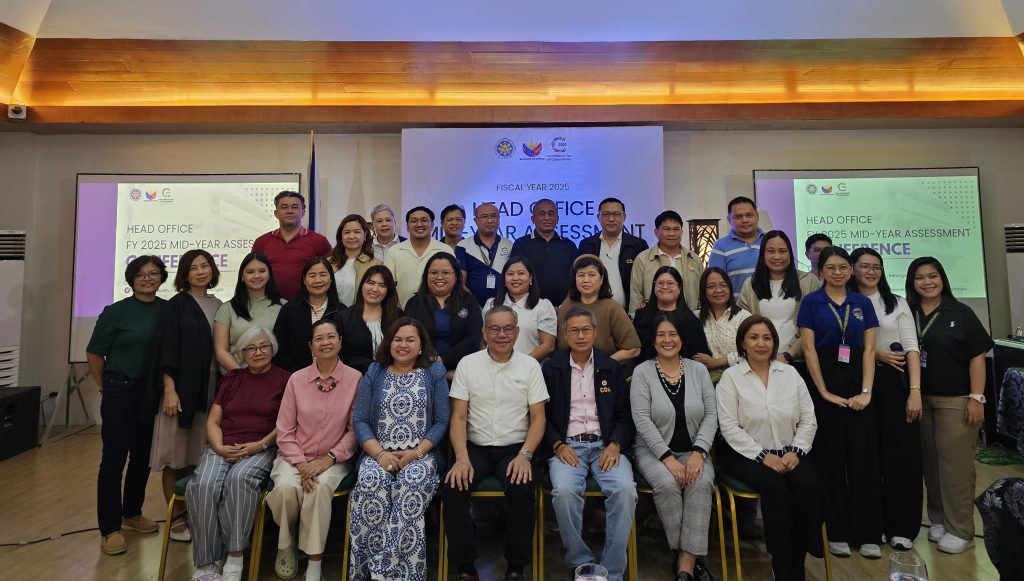CDA Chairperson Usec. Alexander B. Raquepo (4th from left), and CDA Administrator Asec. Santiago S. Lim (5th from left) join the participants from the CDA Head Office during the Mid-Year Assessment Conference.